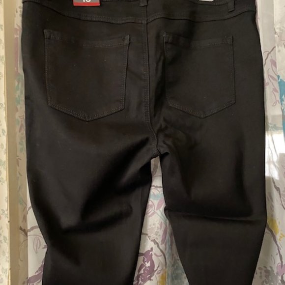 Avenue Butter Jet Black Denim Ankle Jean, size 14 - Picture 3 of 4